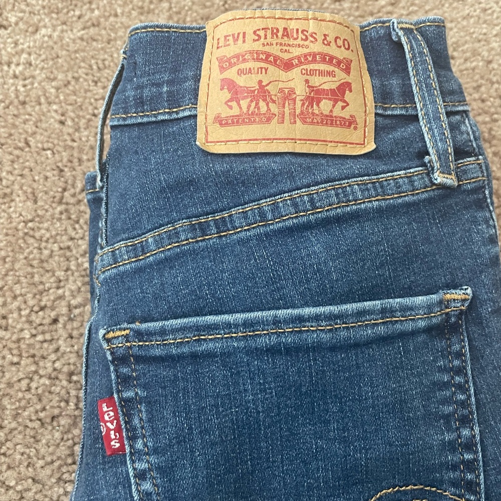 Levi's Ripped Skinny Jeans